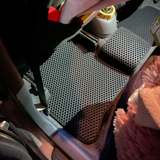 Ворсовые коврики на Toyota Vitz I 1998 - 2005 в Петрозаводске Ворсовые коврики на Toyota Vitz I 1998 - 2005 в Петрозаводске